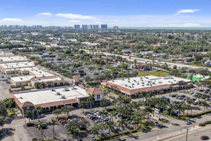 Springs Plaza, Bonita Springs
