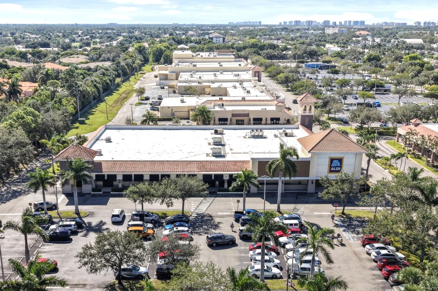 Springs Plaza, Bonita Springs
